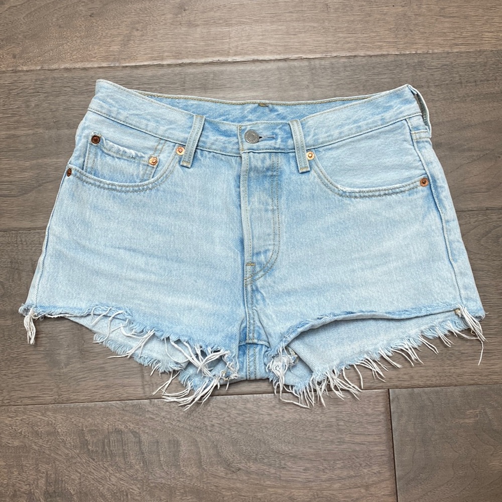 Original 501 Levi Light Wash Jean Shorts